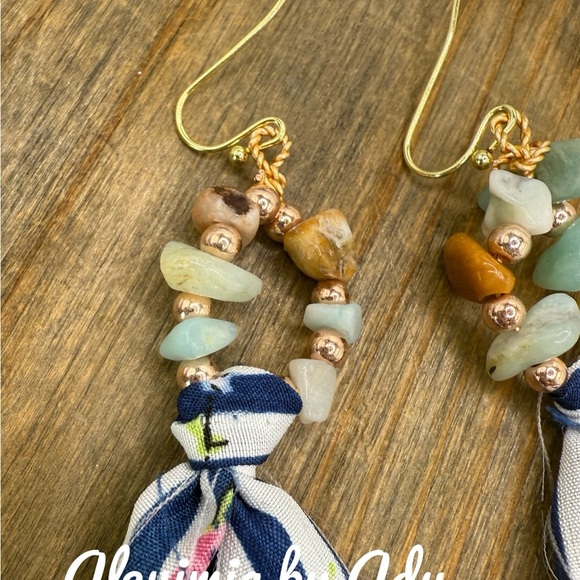 Alquimia Gold and Green Earrings - Picture 3 of 6